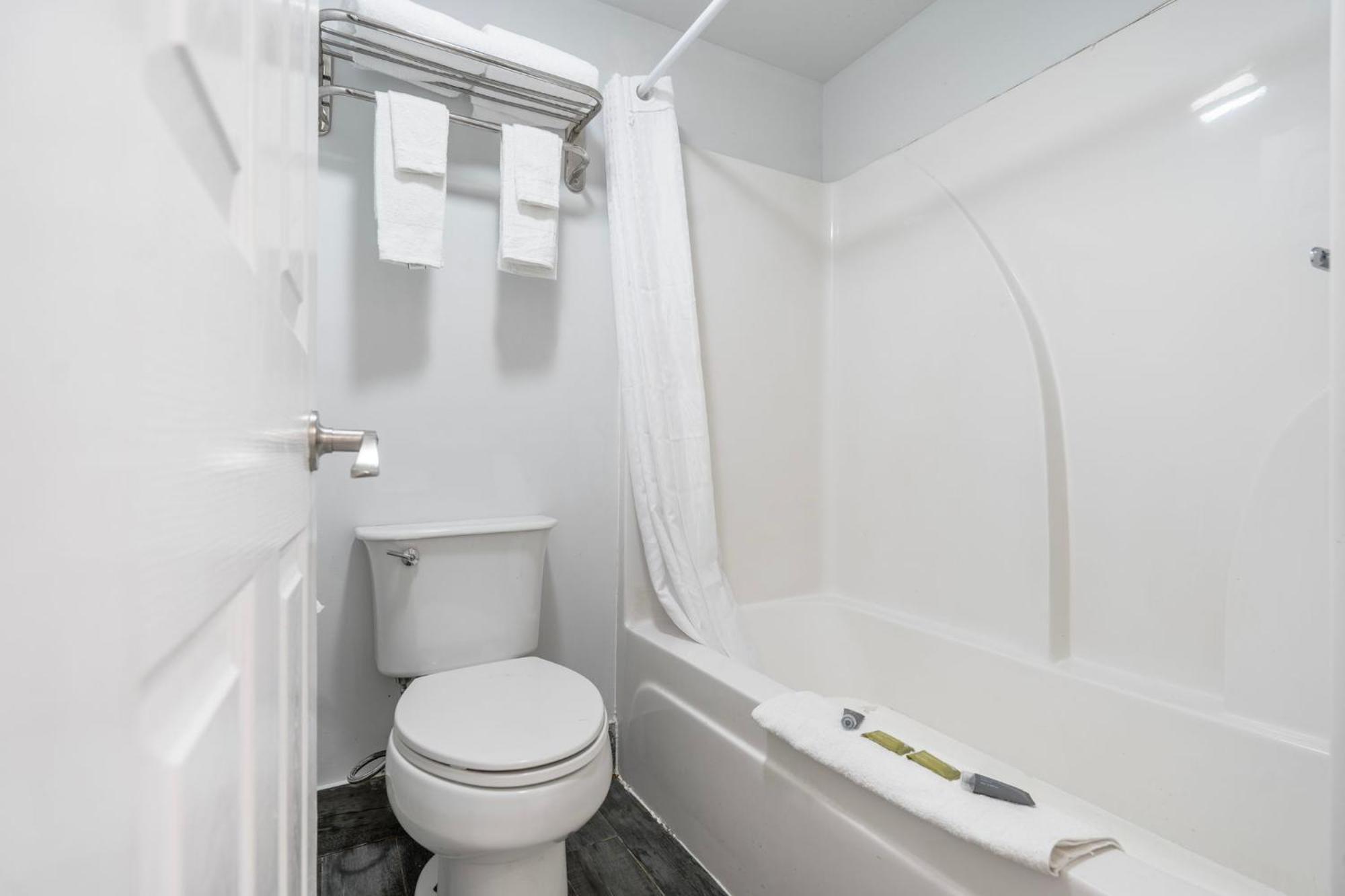 Budgetel Inns & Suites Augusta Downtown 706-945-1238 Esterno foto