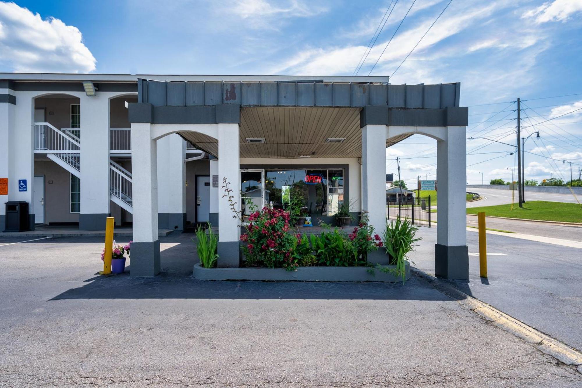 Budgetel Inns & Suites Augusta Downtown 706-945-1238 Esterno foto